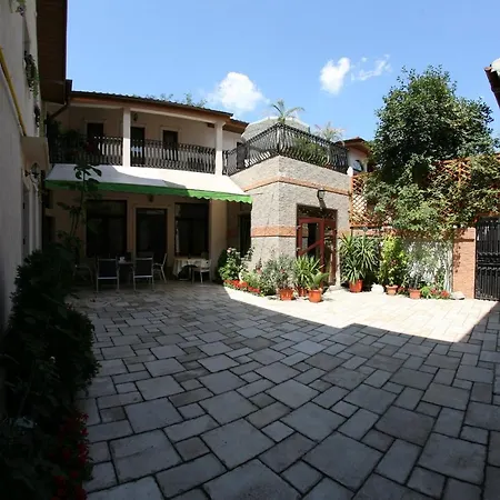 Garden Boutique 3*
