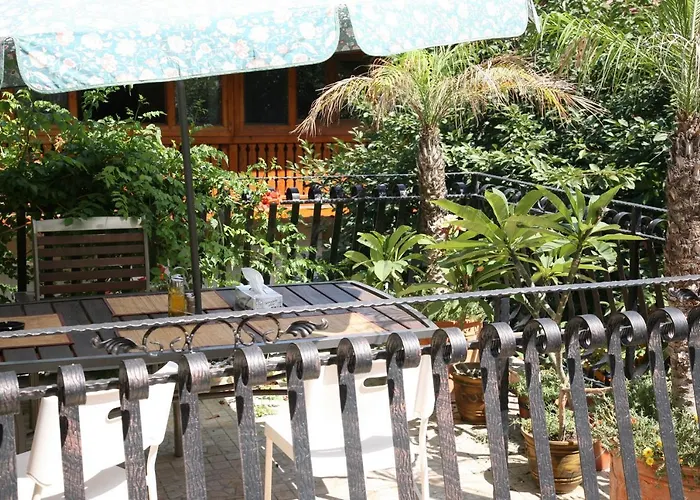 Garden Boutique 3* Bükreş