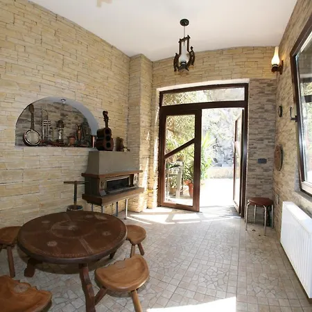 Bed and breakfast Garden And 3*