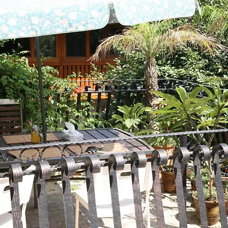 Garden Boutique 3* بوخارست